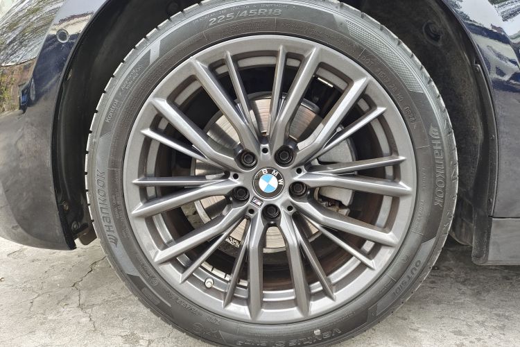 宝马3系 2022款 改款 325Li M运动曜夜套装车身外观6007