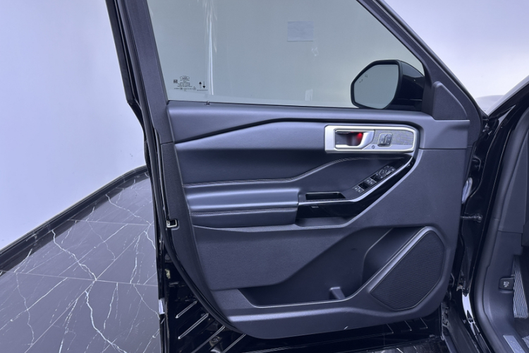 福特 探险者 2020款 EcoBoost 285 四驱钛金版 7座局部细节9003