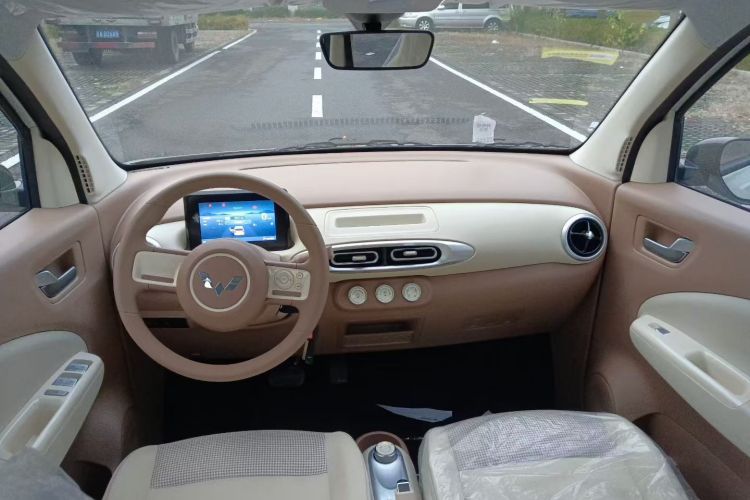 五菱汽车 宏光MINIEV 2025款 四门版 进阶款中控内饰7002