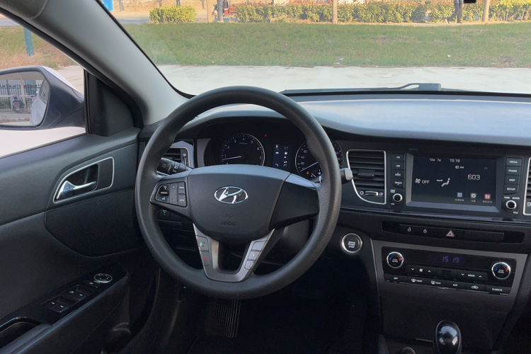 现代 名图 2016款 1.8L 自动智能型GLS局部细节13