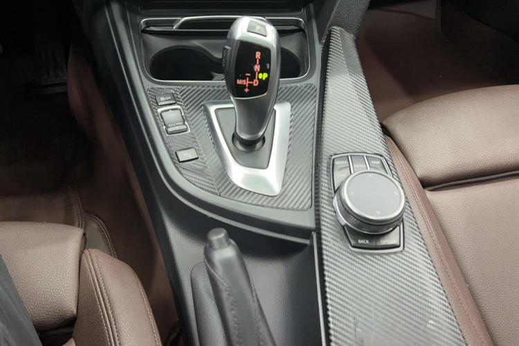 宝马3系 2019款 320Li xDrive 时尚型局部细节18