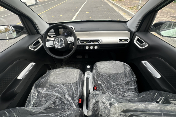 五菱汽车 宏光MINIEV 2024款 第三代 215km 青春版中控内饰7002