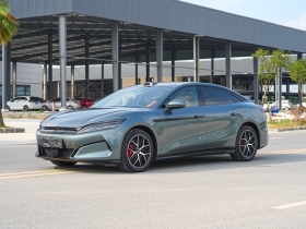 比亚迪 汉L 2025款 DM-p 四驱激光雷达旗舰型