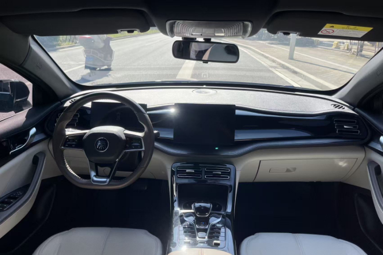 比亚迪 秦PLUS 2023款 冠军版 DM-i 55KM领先型中控内饰7003