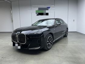 宝马7系 2023款 735Li M运动套装