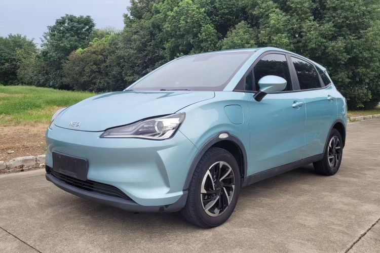 哪吒汽车 哪吒V 2022款 长续航行业定制版车身外观1