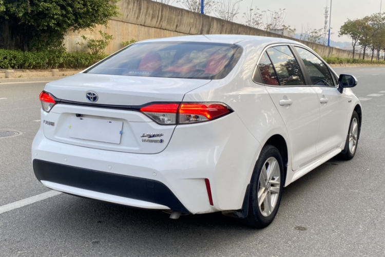 丰田 雷凌 2022款 双擎 1.8H E-CVT领先版车身外观6004