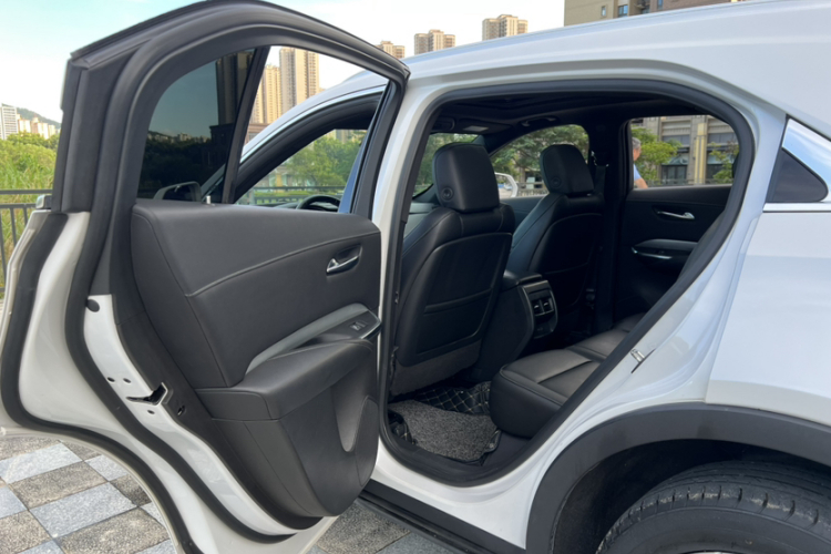 凯迪拉克XT4 2018款 28T 两驱豪华型中控内饰7010