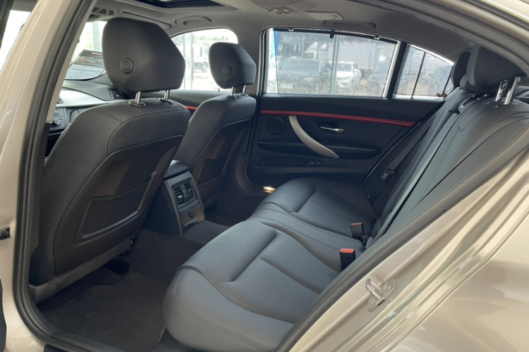 宝马3系 2015款 320Li 时尚型中控内饰7005