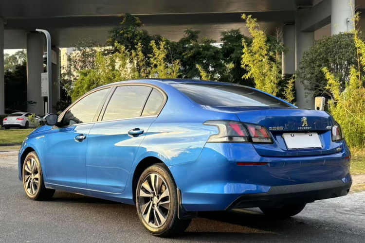 标致408 2019款 350THP 自动豪华版 国V车身外观6002