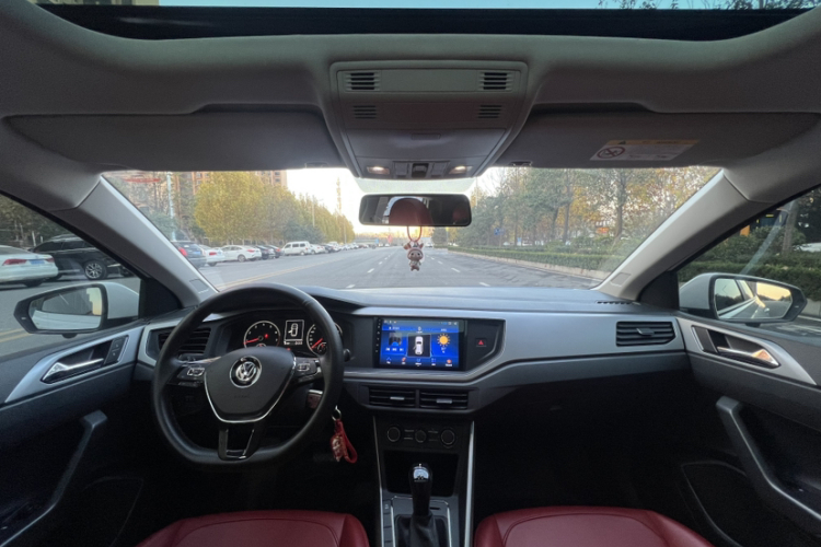 大众 Polo 2019款 Plus 1.5L 自动全景乐享版中控内饰7002
