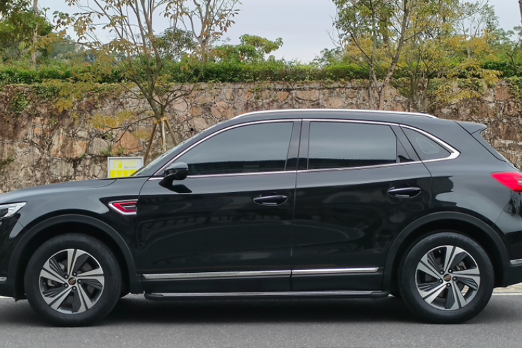 红旗HS5 2019款 2.0T 智联旗享版车身外观6004