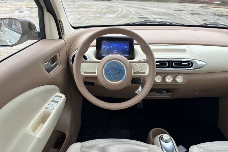 五菱汽车 宏光MINIEV 2025款 四门版 进阶款中控内饰7007