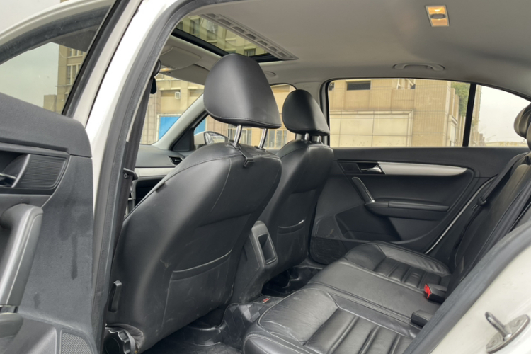 大众 朗逸 2013款 改款 1.6L 自动豪华版中控内饰7005