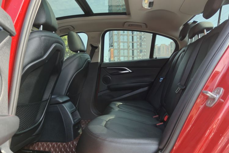 宝马1系 2018款 118i 运动型中控内饰7009