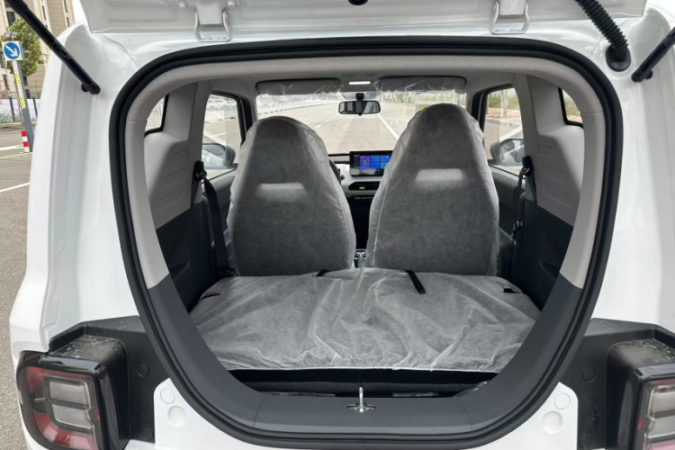 吉利银河 2024款 熊猫mini 200km 耐力熊中控内饰7002