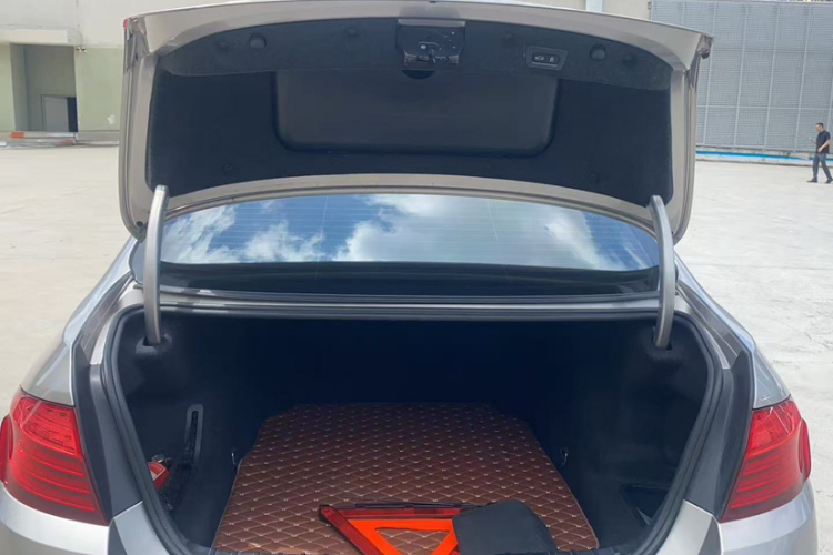 宝马5系 2014款 520Li 典雅型局部细节23