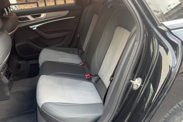 奥迪A6L 2023款 改款 45 TFSI 臻选动感型中控内饰7003