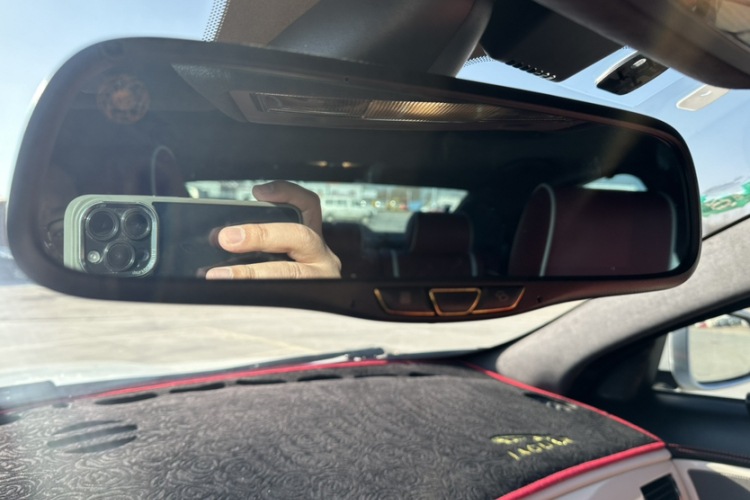 捷豹XF 2015款 XF 2.0T 风华版局部细节9011