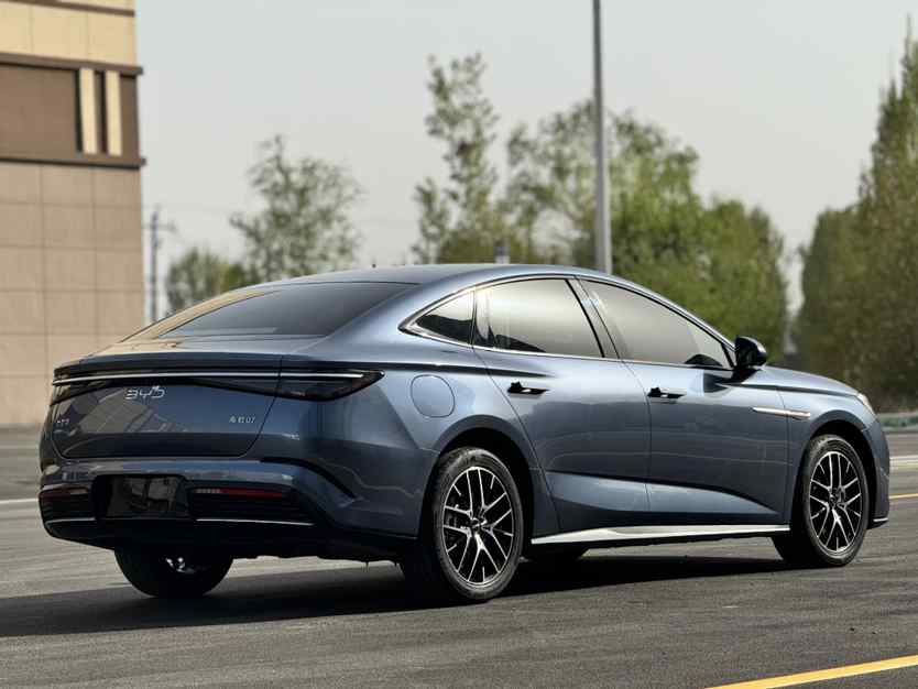比亚迪 海豹07 DM-i 2025款 DM-i 1.5L 125km 精英型(5)