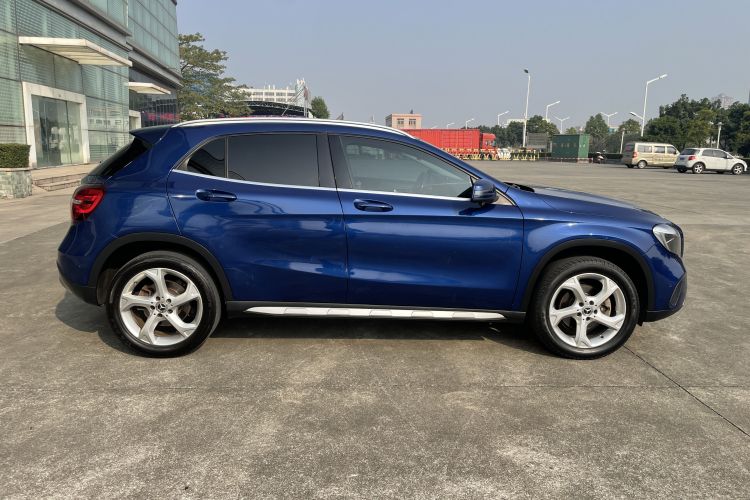 奔驰GLA 2018款 GLA 200 动感型车身外观6008