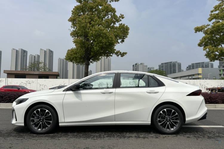 广汽传祺 2023款 影豹H 高能混动版车身外观6006