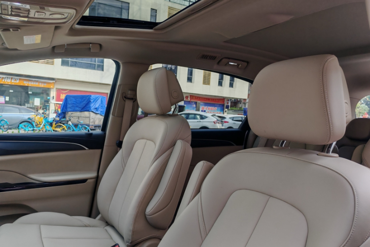 别克GL8新能源 2025款 陆尚 先享版 7座中控内饰7013