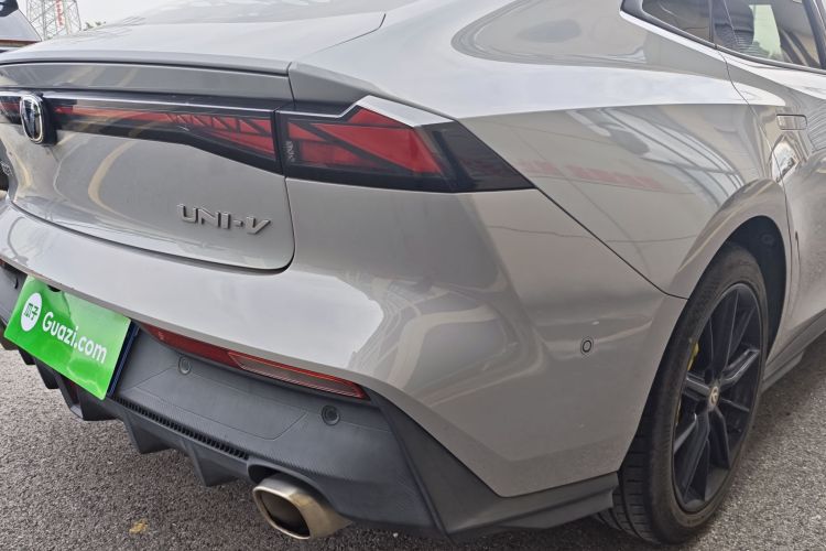 长安UNI-V 2022款 1.5T 智慧领航型车身外观6006