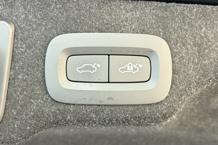 沃尔沃S90 2024款 B5 智雅豪华版中控内饰7009