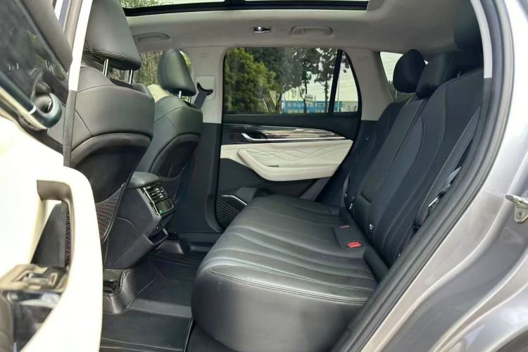 吉利汽车 星越L 2023款 2.0TD 高功自动两驱旗舰型中控内饰7005