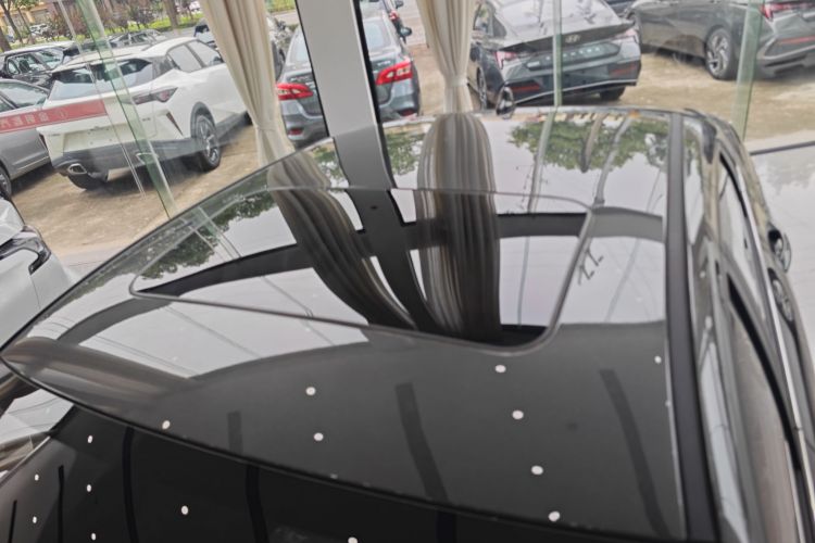 现代 伊兰特 2023款 1.5L CVT LUX尊贵版车身外观6006