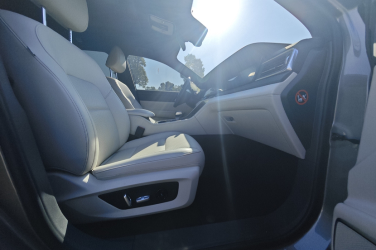 理想汽车 理想ONE 2021款 增程6座版中控内饰7005