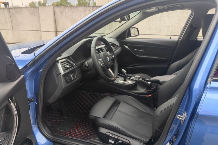 宝马3系 2019款 320Li M运动套装中控内饰7004