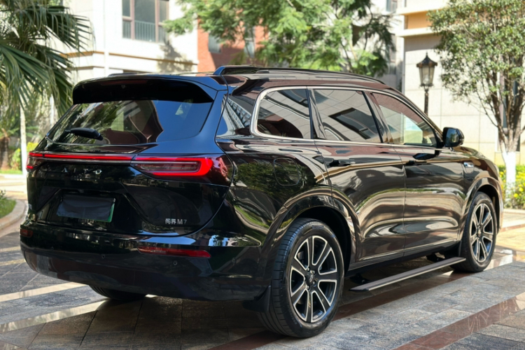 鸿蒙智行 问界M7 2024款 1.5T 智驾四驱Ultra版 5座车身外观6002