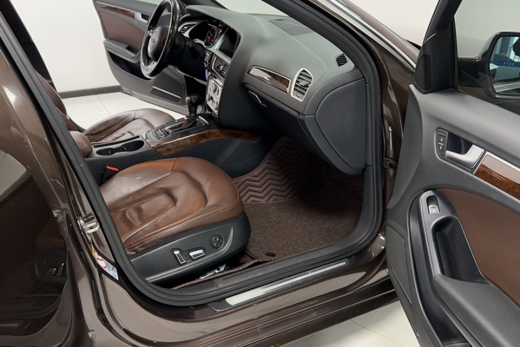 奥迪A4L 2015款 35 TFSI 自动舒适型中控内饰7002
