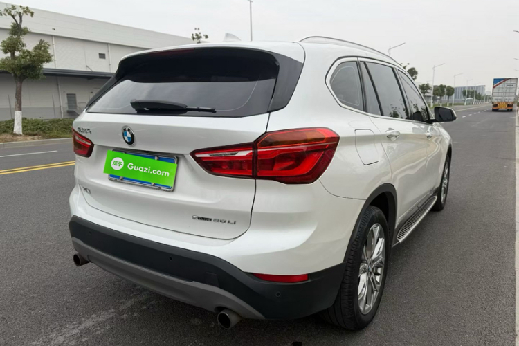 宝马X1 2019款 sDrive20Li 领先型车身外观6008
