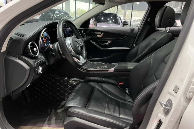 奔驰C级 2020款 改款 C 260 L 运动版中控内饰7007