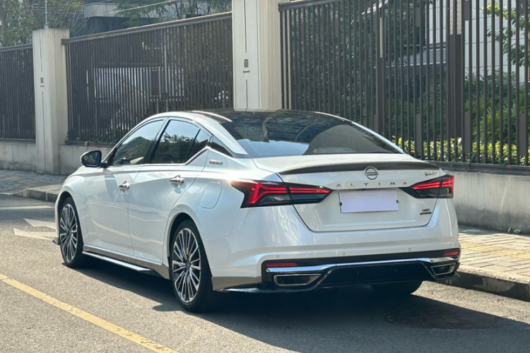 日产 天籁 2022款 2.0T XL 进享版车身外观6009