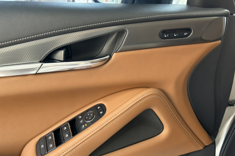 英菲尼迪QX60 2022款 2.0T 四驱卓越版局部细节9002