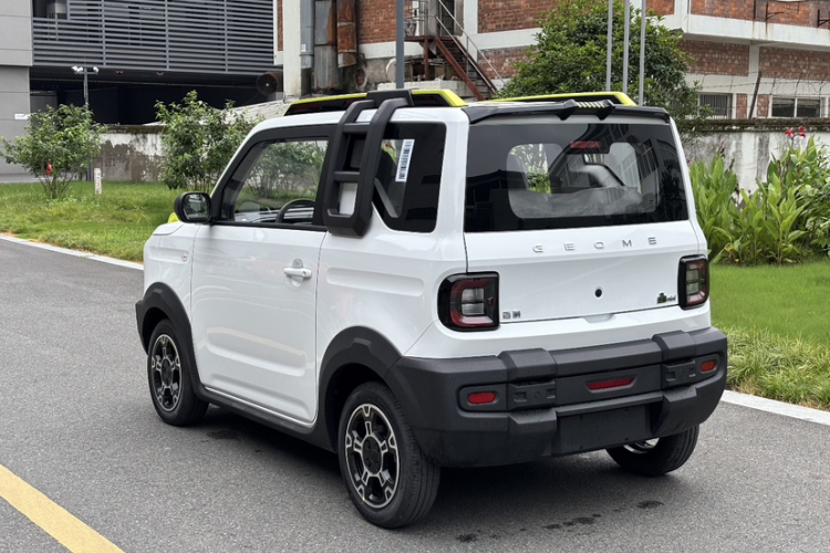 吉利银河 2025款 210km 熊猫骑士车身外观6005