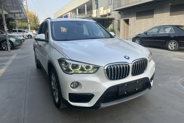 宝马X1 2019款 sDrive20Li 领先型车身外观6005