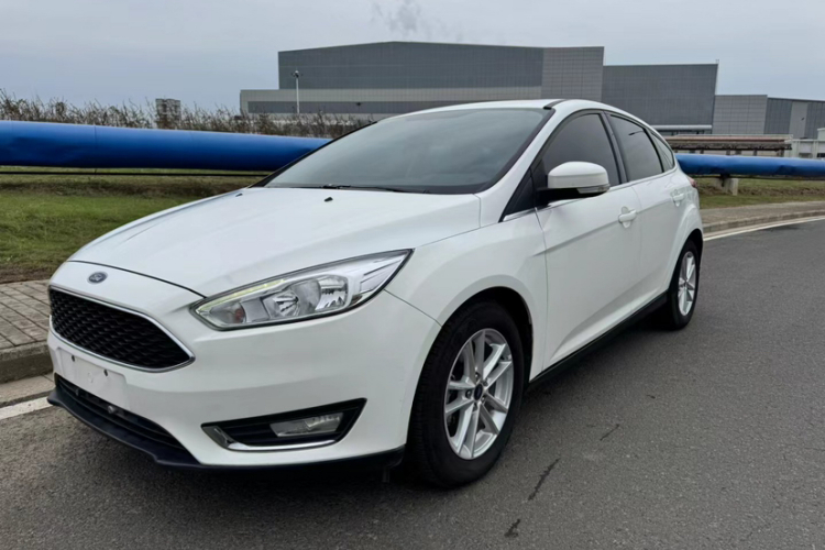 福特 福克斯 2018款 两厢经典 EcoBoost 180 自动精英型车身外观6008