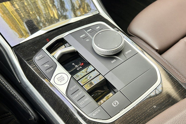 宝马3系 2023款 325Li xDrive M运动套装中控内饰7008