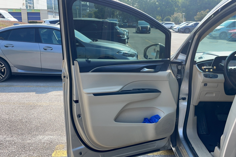 别克GL8 2022款 ES陆尊 653T 尊享型中控内饰7007