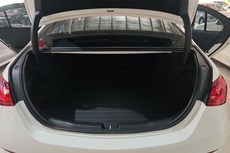 奔驰C级 2022款 C 200 L 运动版局部细节23