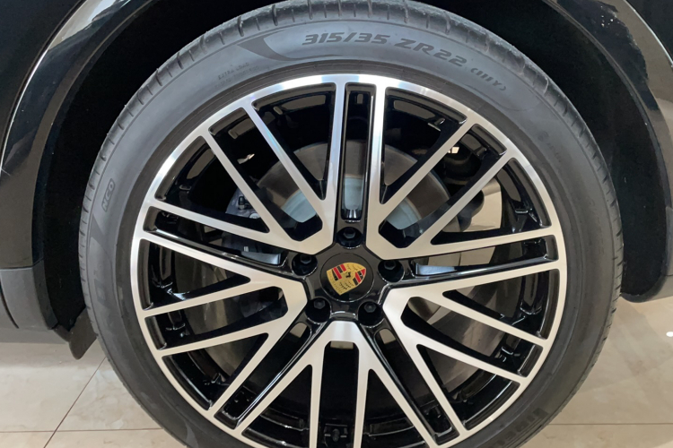 保时捷 2025款 Cayenne 3.0T车身外观6008