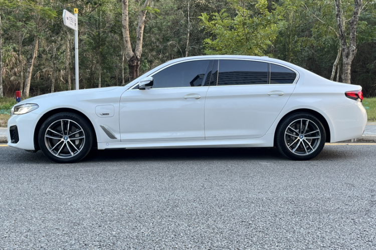 宝马5系新能源 2022款 改款 535Le M运动套装车身外观6001