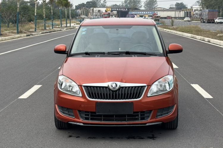 斯柯达 晶锐 2014款 1.4L 手动晶致版车身外观6001