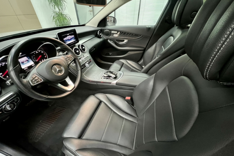 奔驰C级 2015款 C 200 L 运动型中控内饰7009