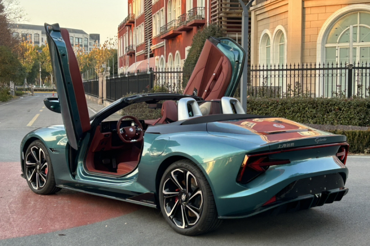 名爵 MG Cyberster 2026款 520km 传奇四驱版车身外观6009